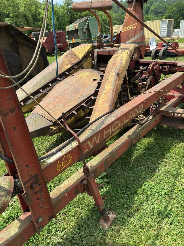 Image of New Holland 880 equipment image 4