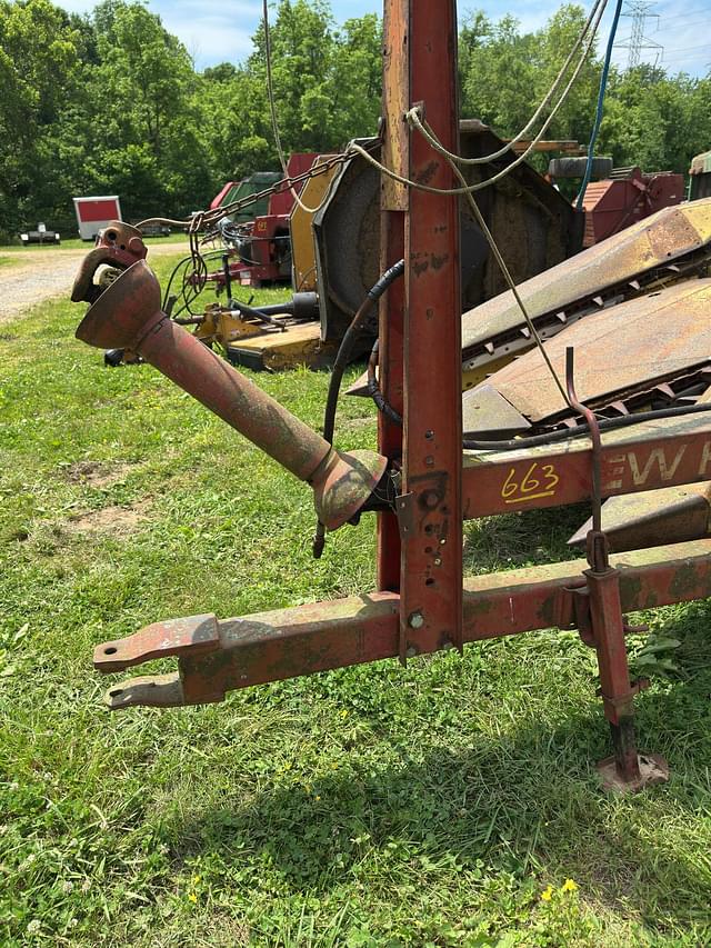 Image of New Holland 880 equipment image 1