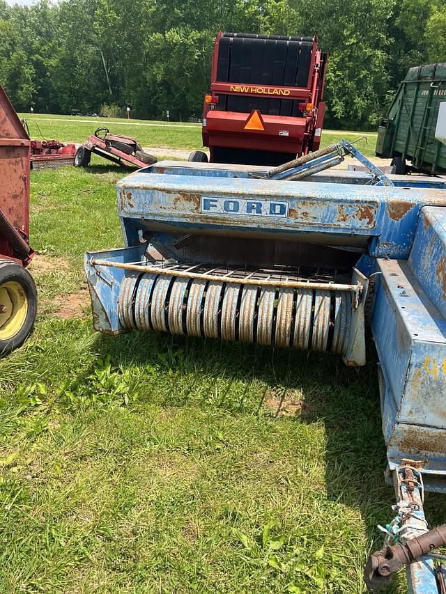 Image of Ford 532 equipment image 3