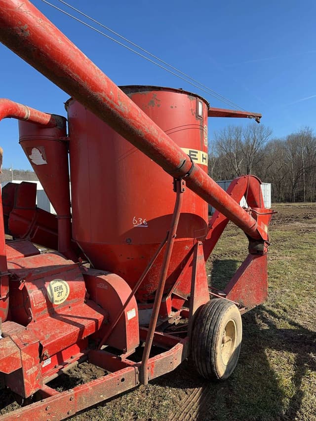 Image of Gehl 95 equipment image 2