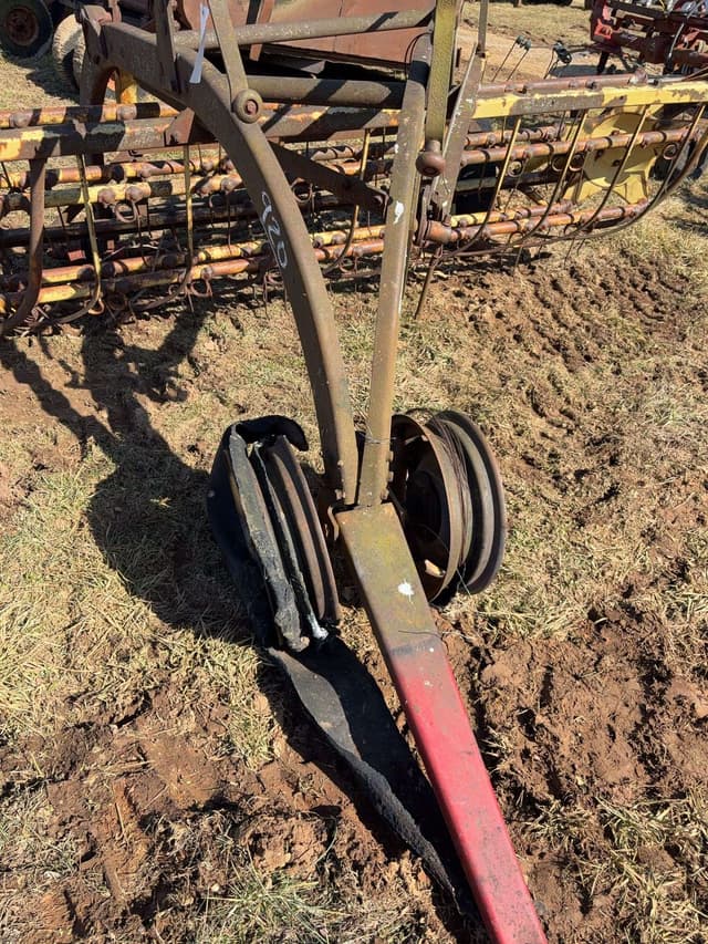 Image of New Holland 256 equipment image 1