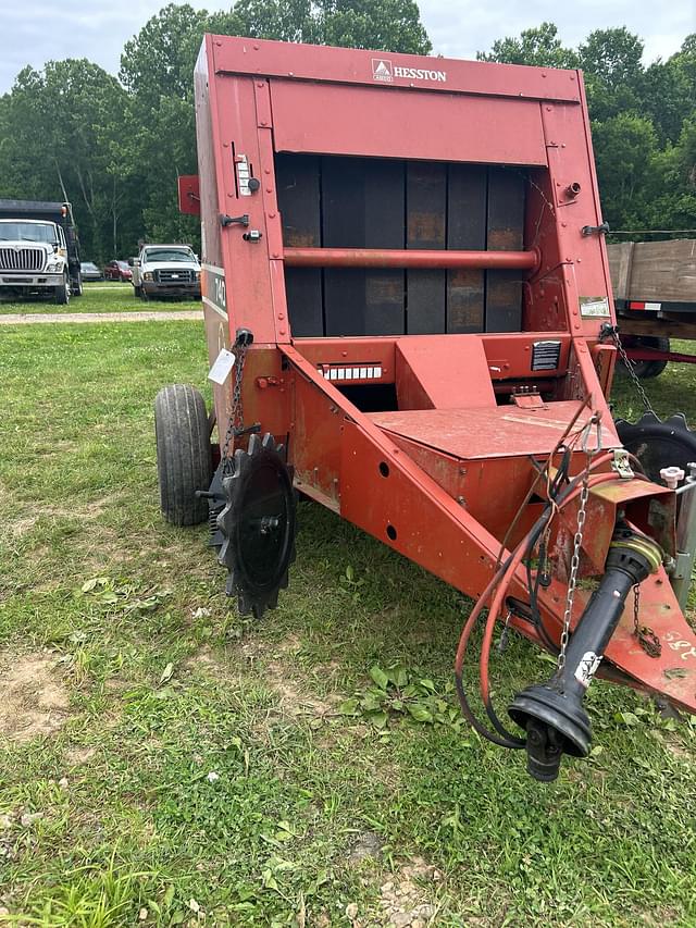 Image of Hesston 740 equipment image 1