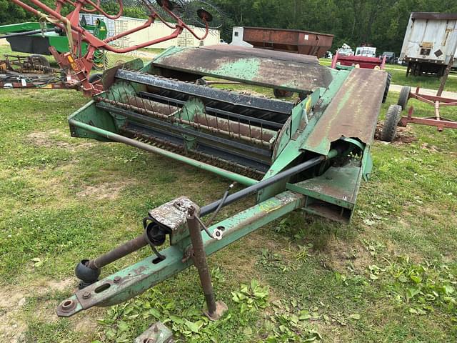 Image of John Deere 1217 equipment image 1