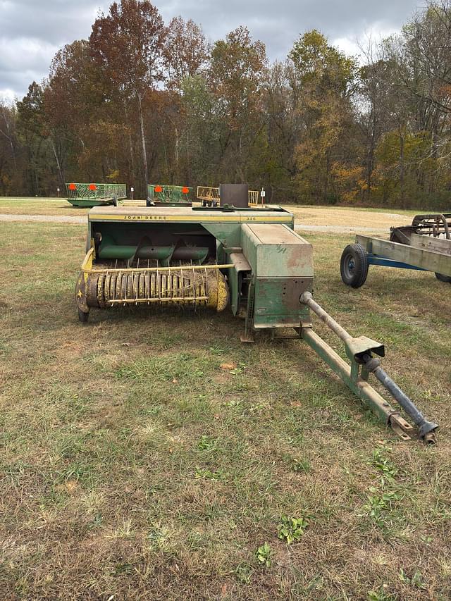 Image of John Deere 336 equipment image 1