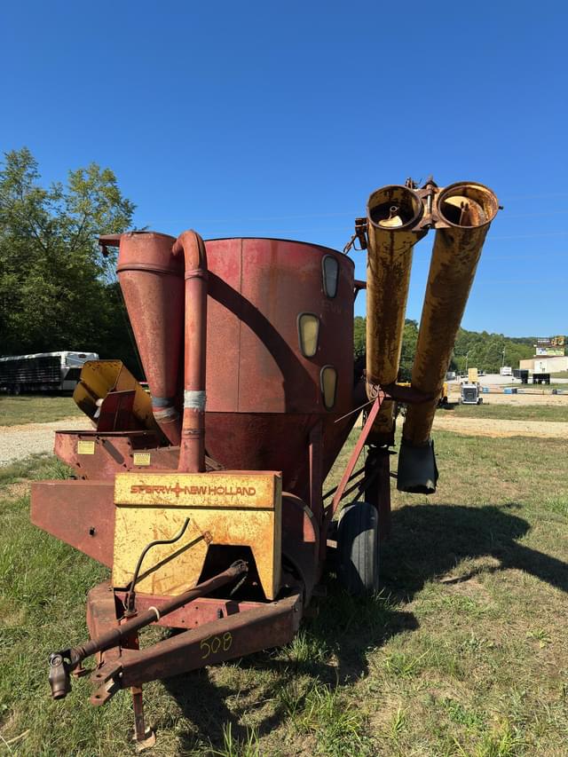 Image of New Holland 353 equipment image 1
