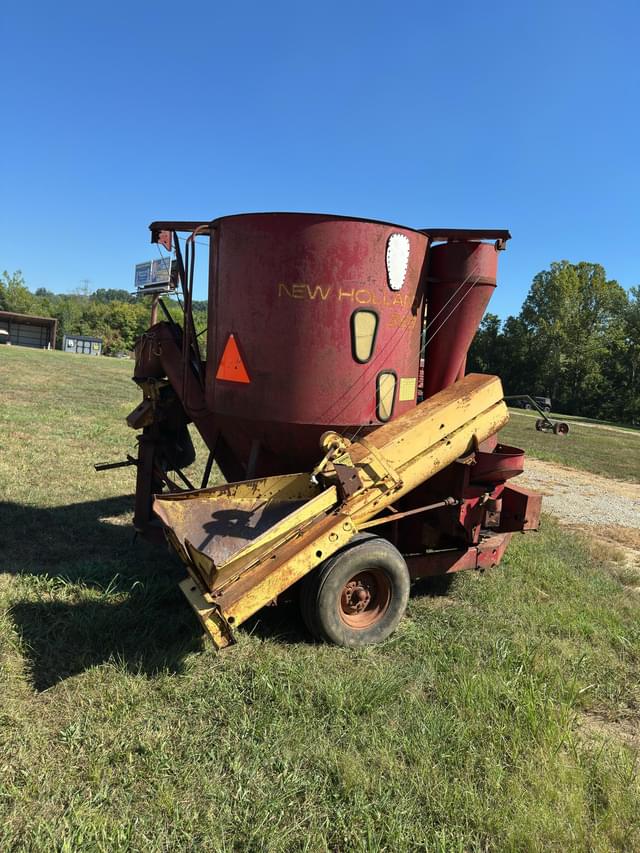 Image of New Holland 353 equipment image 4