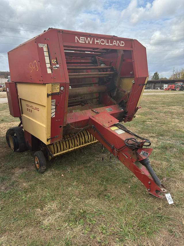 Image of New Holland 853 equipment image 3