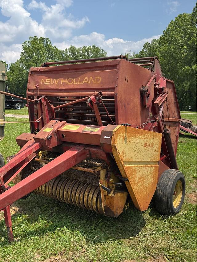Image of New Holland 845 equipment image 2