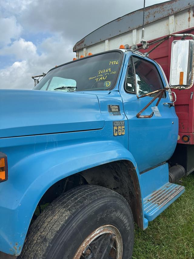 Image of Chevrolet C65 equipment image 3