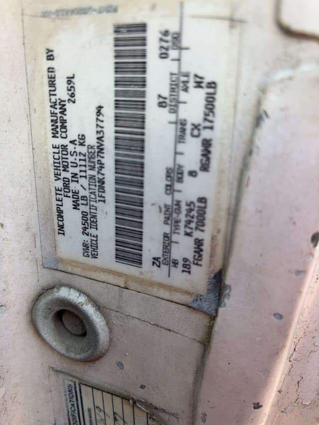 Image of Ford F-700 equipment image 4