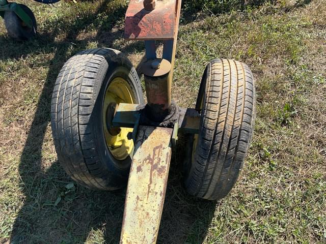 Image of Hesston 3820 equipment image 3
