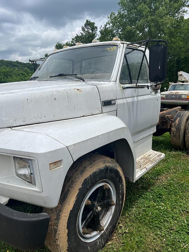 Image of Ford F-600 equipment image 1