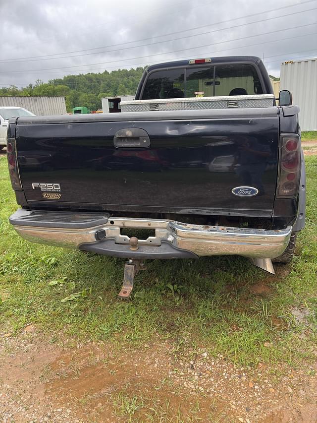 Image of Ford F-250 equipment image 3