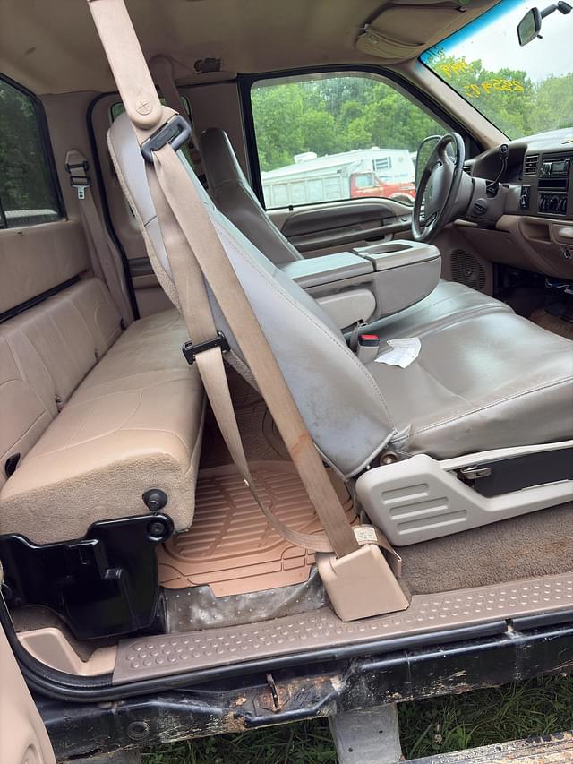 Image of Ford F-250 equipment image 4