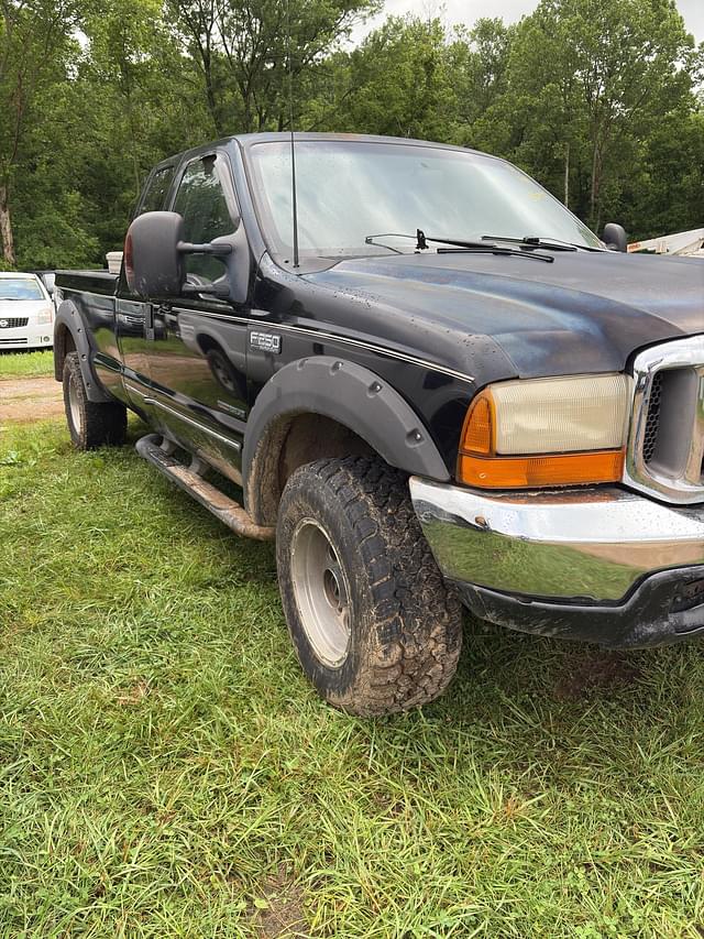 Image of Ford F-250 equipment image 2