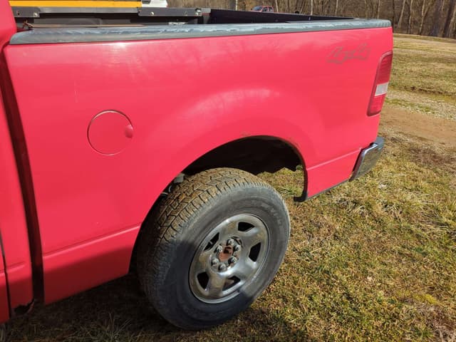 Image of Ford F-150 equipment image 4