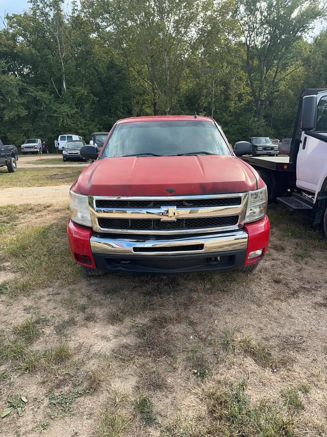Image of Chevrolet Silverado equipment image 1
