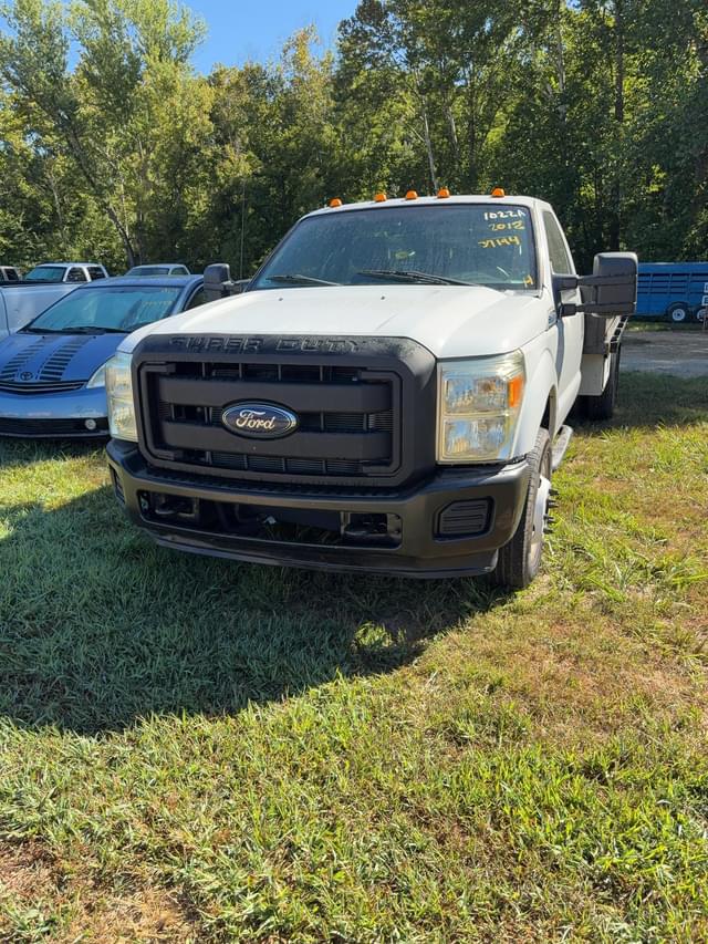 Image of Ford F-350 equipment image 1