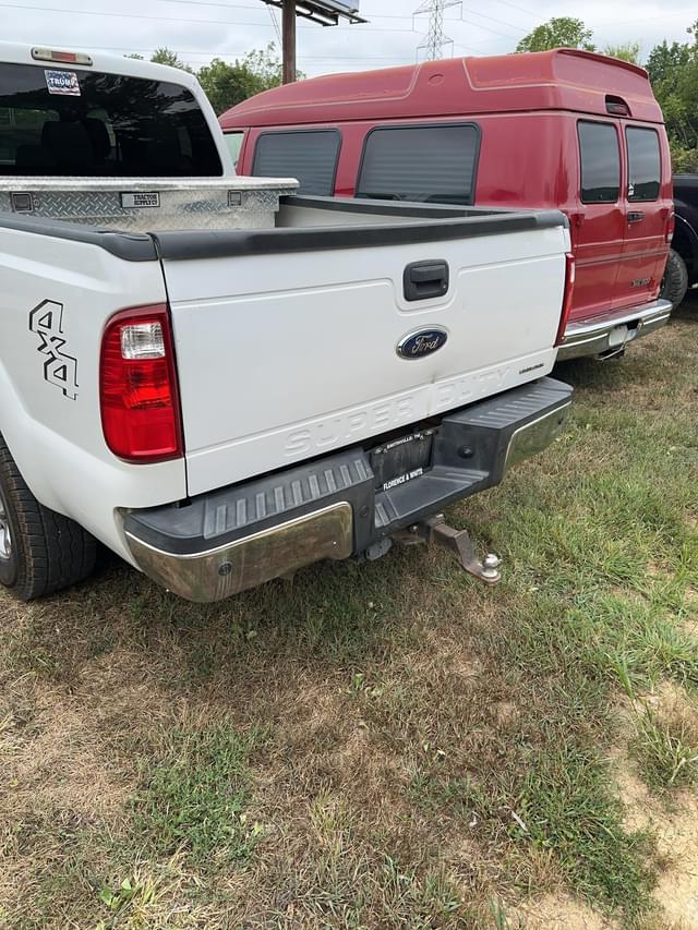 Image of Ford F-250 equipment image 2