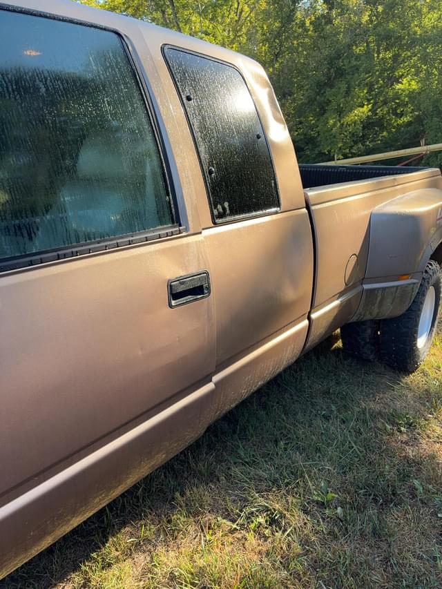 Image of Chevrolet C3500 equipment image 3