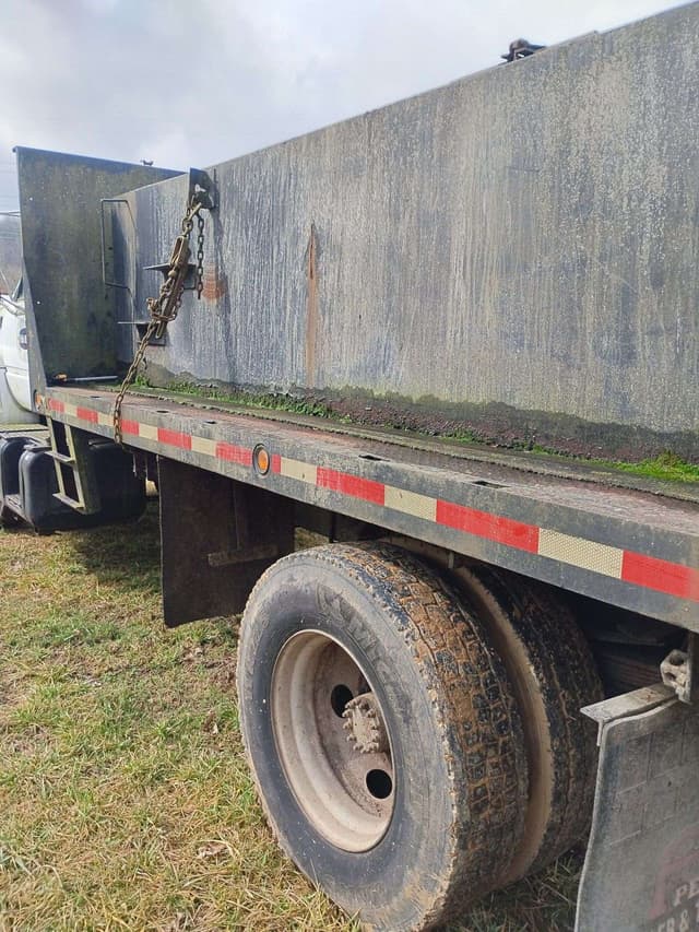 Image of Chevrolet C6500 equipment image 4