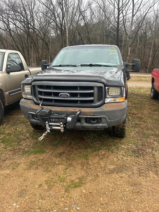 Image of Ford F-350 equipment image 1