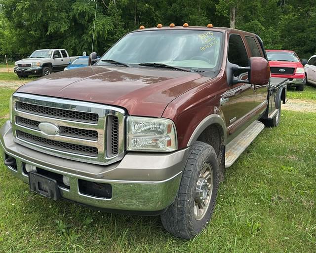 Image of Ford F-350 equipment image 1