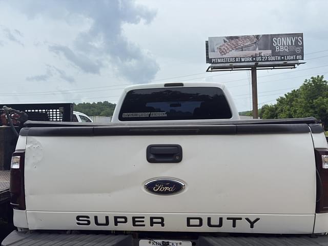 Image of Ford F-250 equipment image 2