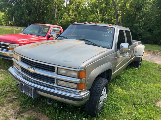 Image of Chevrolet 3500 equipment image 2