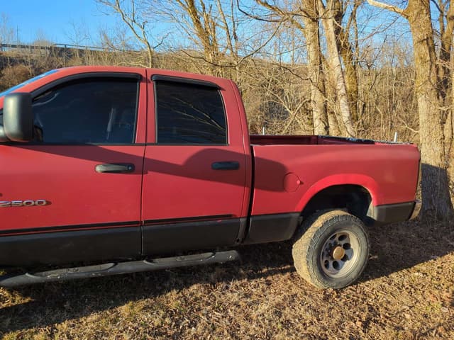 Image of Dodge Ram 2500 equipment image 2