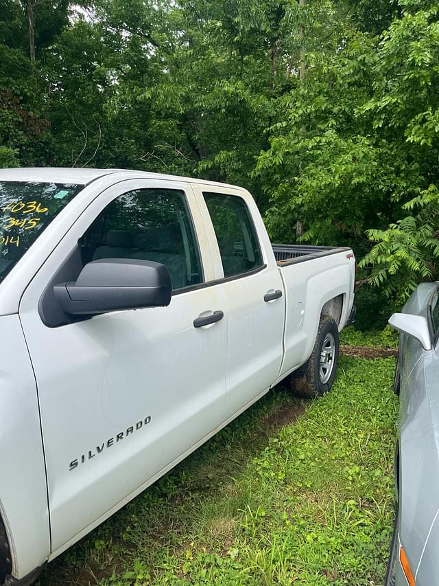 Image of Chevrolet Silverado equipment image 3
