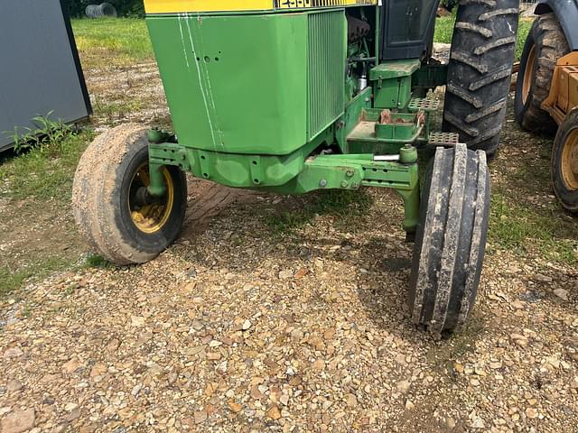 Image of John Deere 2950 equipment image 2