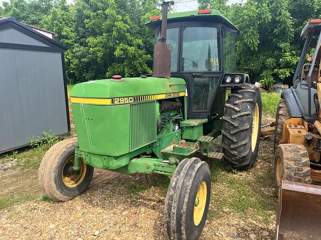Image of John Deere 2950 equipment image 1