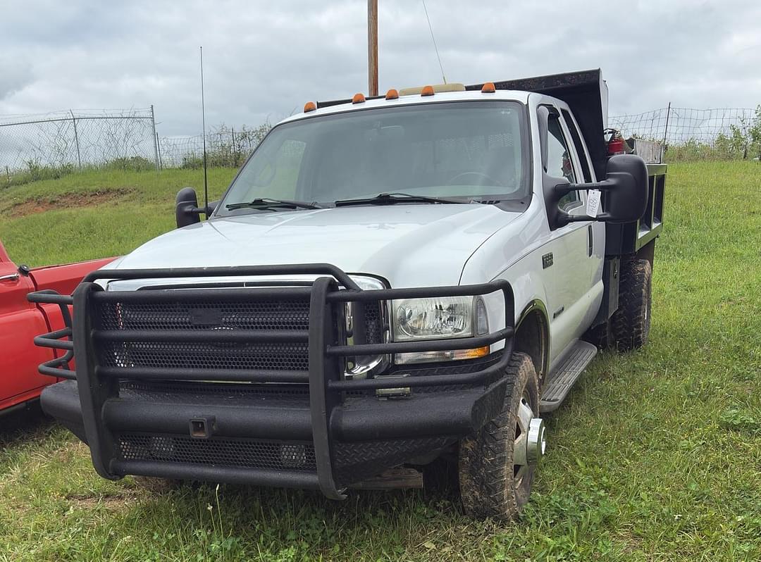 Image of Ford F-350 Primary image
