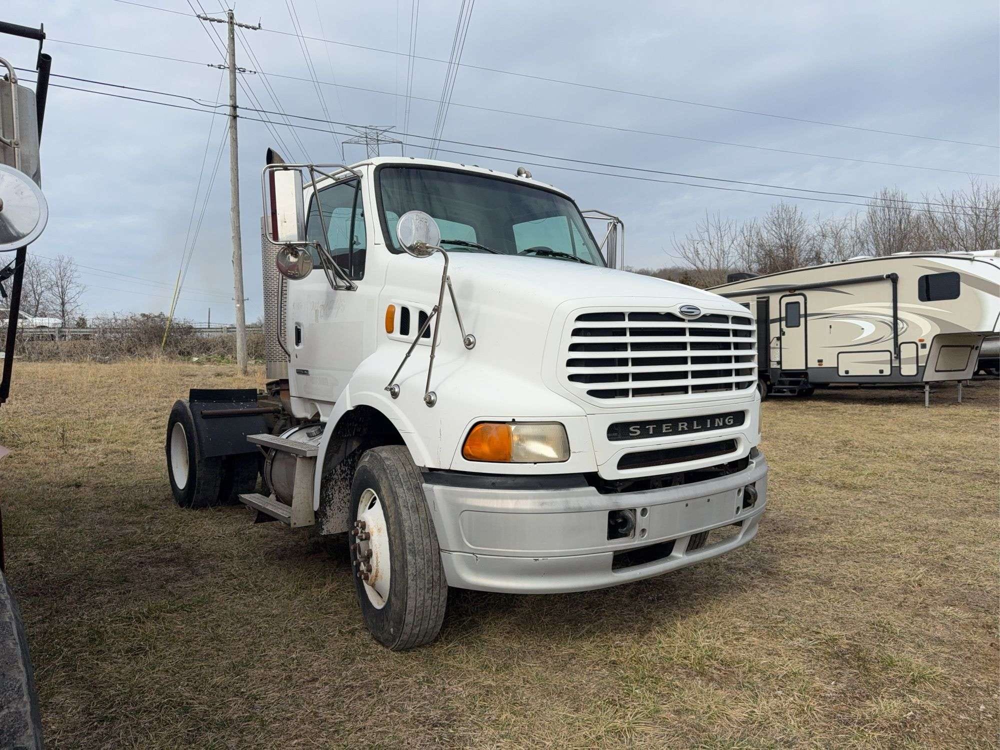 2007 Sterling L8500 Equipment Image0