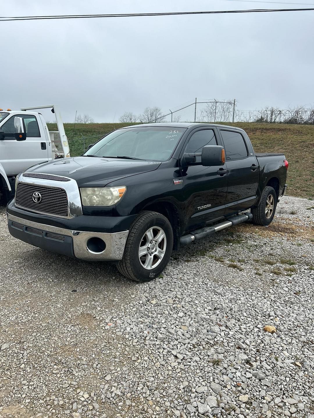 Image of Toyota Tundra SR5 Primary image