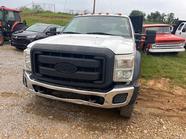 Image of Ford F-550 equipment image 2
