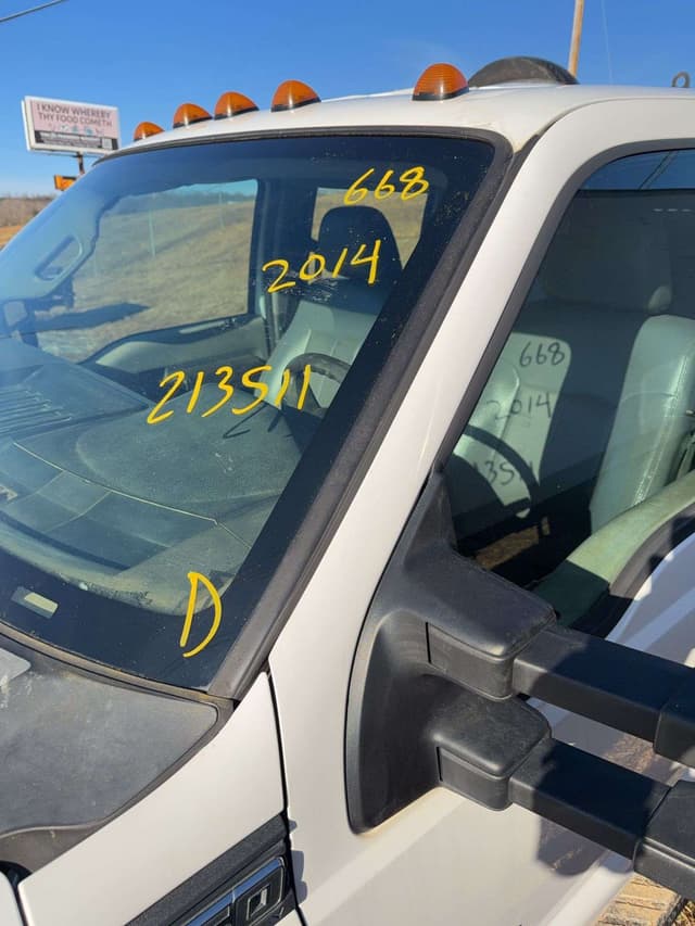 Image of Ford F-450 equipment image 2