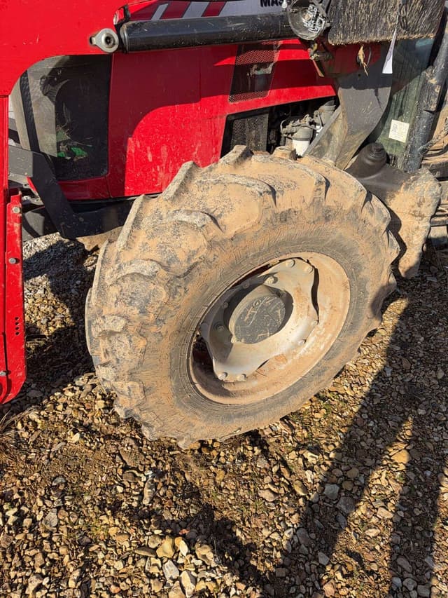 Image of Massey Ferguson 4710 equipment image 3