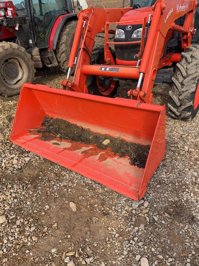 Image of Kubota M4-071 equipment image 2