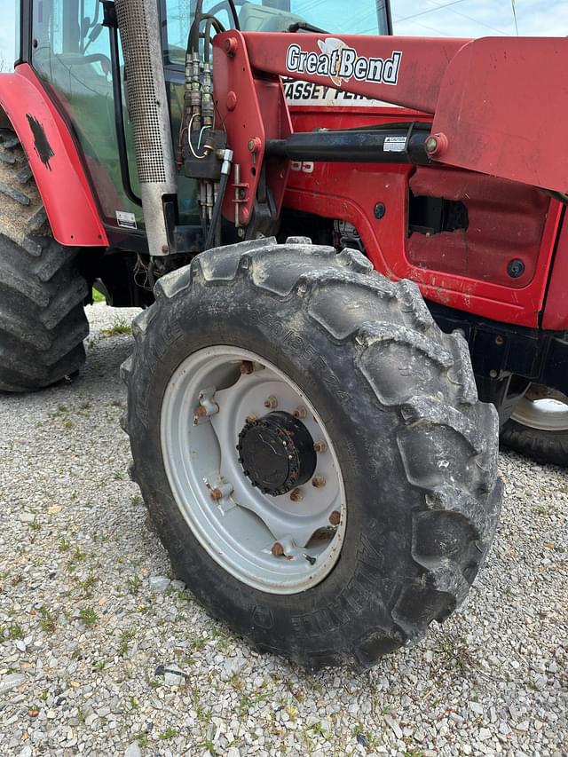 Image of Massey Ferguson 5455 equipment image 4