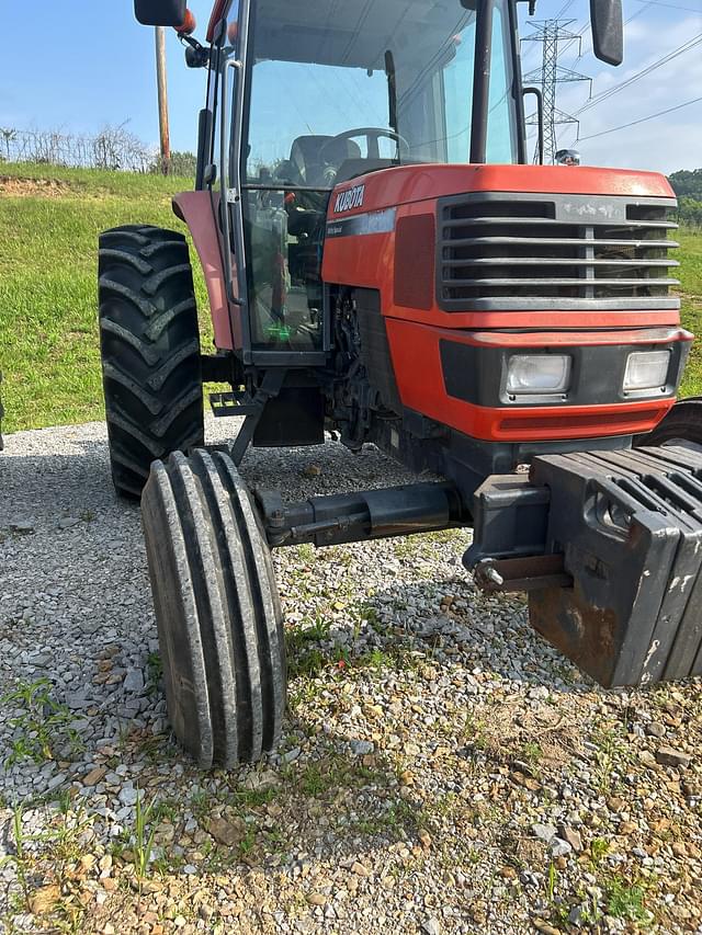 Image of Kubota M8200 equipment image 1