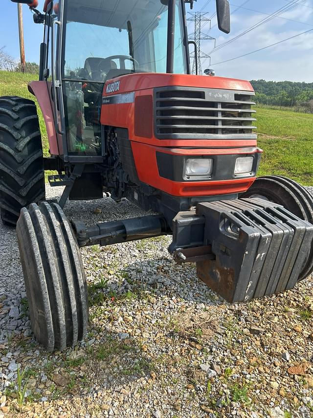 Image of Kubota M8200 equipment image 2