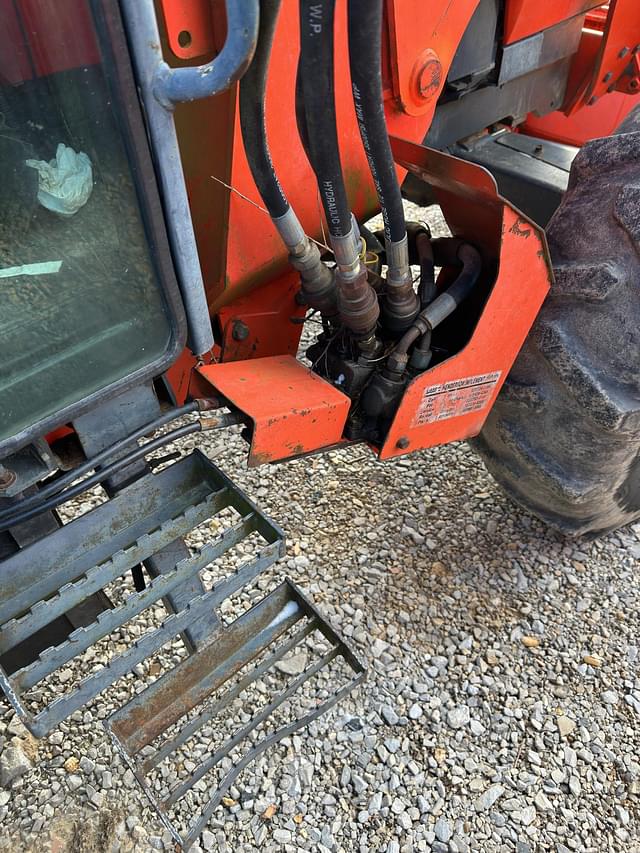 Image of Kubota M9000 equipment image 3