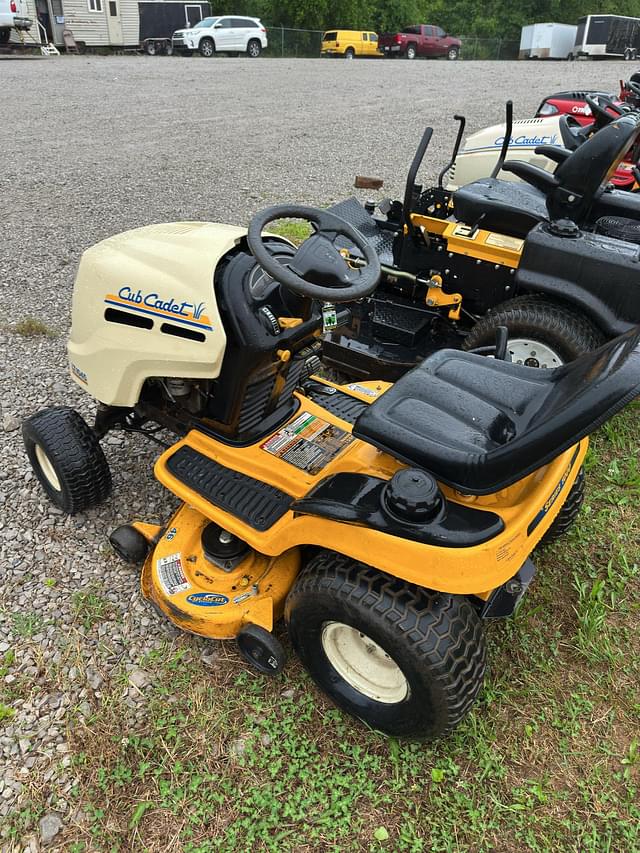 Image of Cub Cadet LT1045 equipment image 2