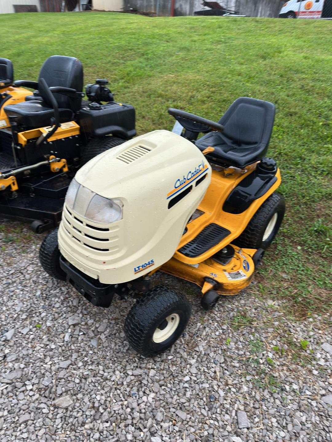 Image of Cub Cadet LT1045 Primary image