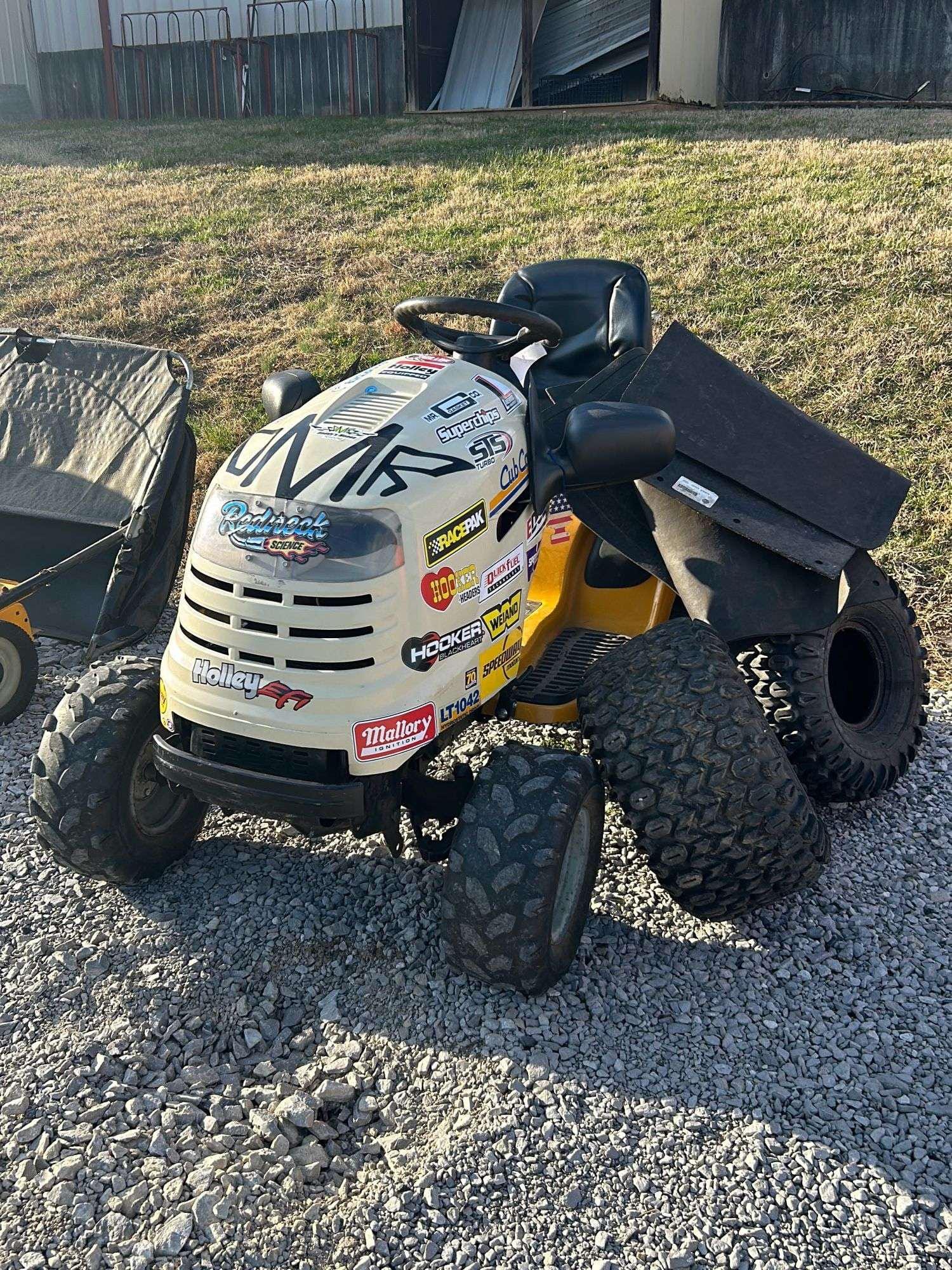 Main image Cub Cadet LT1042