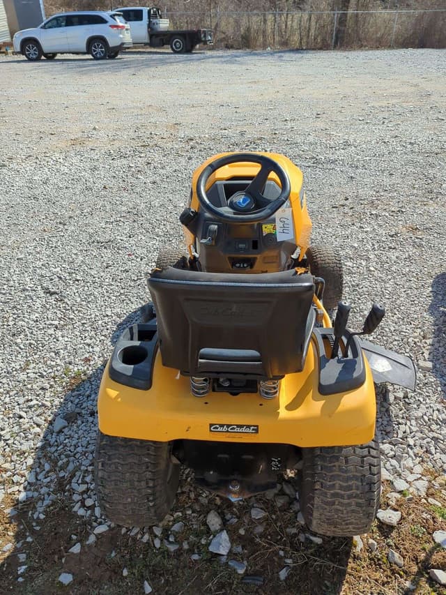 Image of Cub Cadet XT1 LT42 equipment image 3