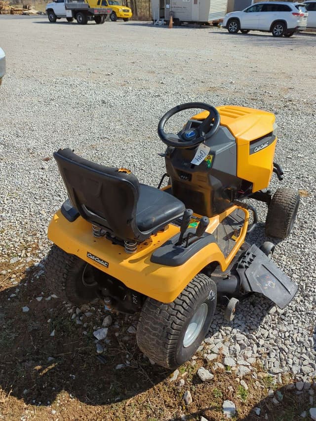 Image of Cub Cadet XT1 LT42 equipment image 4