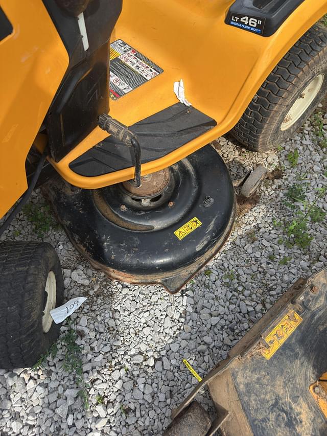 Image of Cub Cadet XT1 equipment image 2